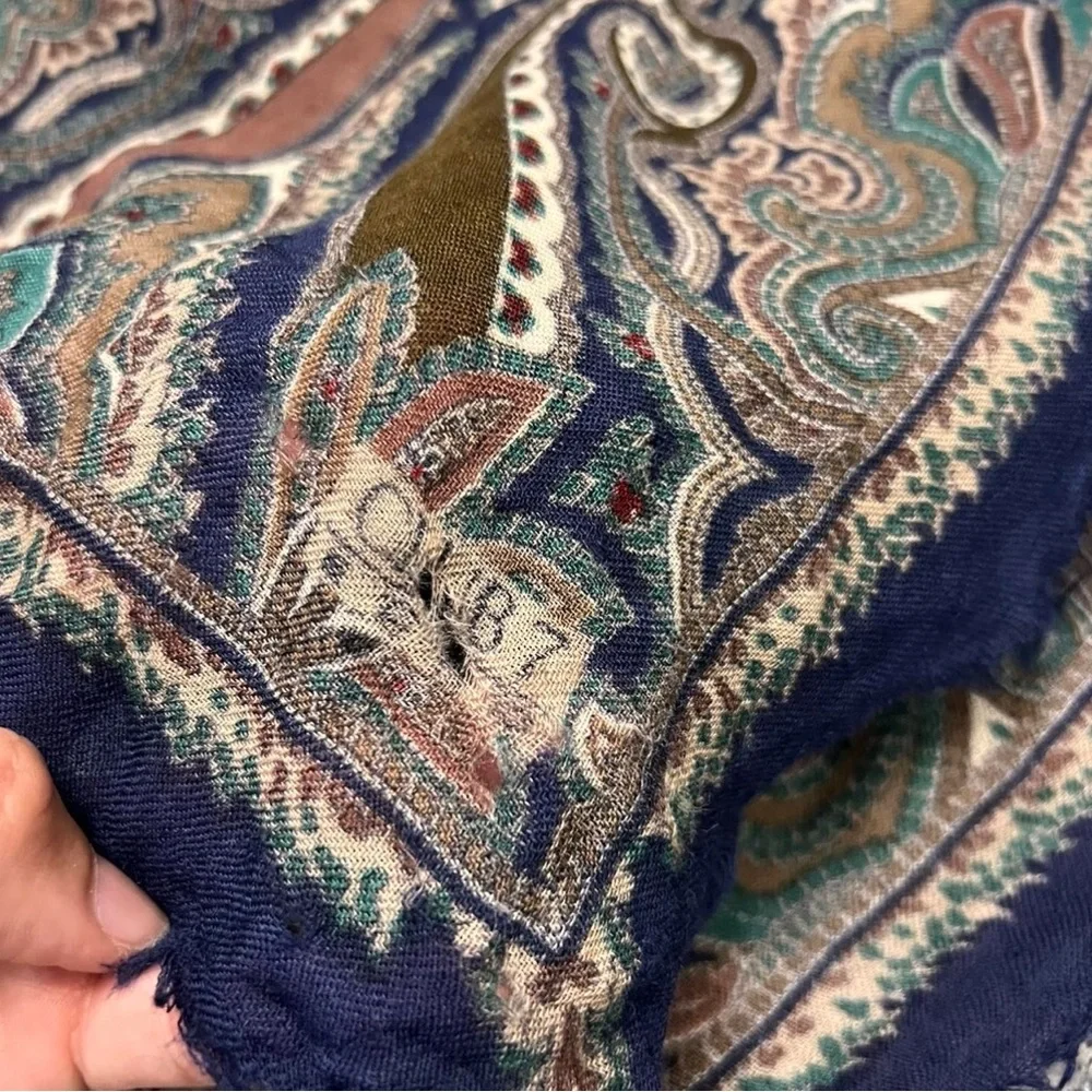 Club7 Elegant Paisley square‎ Scarf 100% Wool